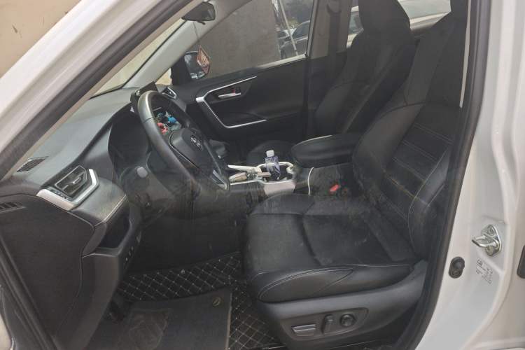 Used Toyota Wildlander 2023 2.0L CVT Two-Wheel Drive Luxury PLUS Edition
