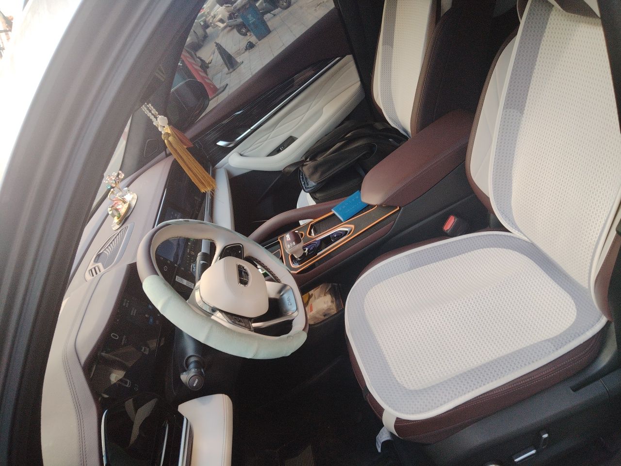 Geely Auto Monjaro L 2021 2.0TD DCT EVO Two-Wheel Drive Prestige Version — снимка 15