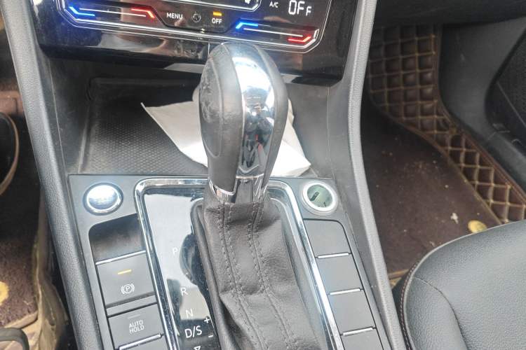 Used Volkswagen Bora 2020 1.5L Automatic Elite Version Gear Lever