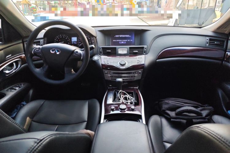 Used Infiniti Q70 2019 Q70L 2.0T Elite Plus Version Center Console