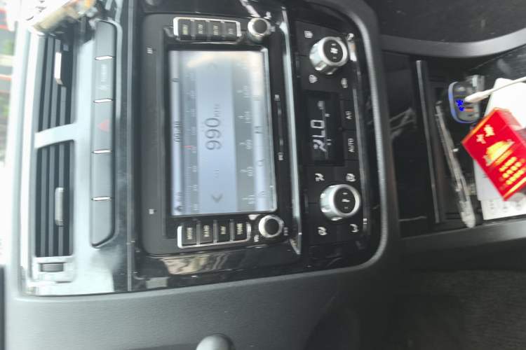 Used Yema T70 2016 Upgraded Model 1.8L Manual Elite Version Audio And AC Panel