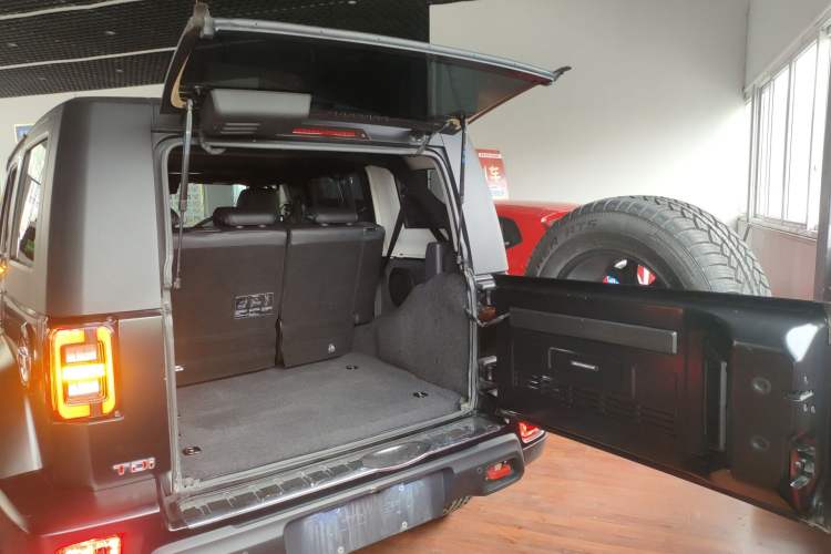 Used BAIC Off-Road BJ40 2023 2.0D Automatic Four-Wheel Drive Blade Hero Edition Adventurer Type
