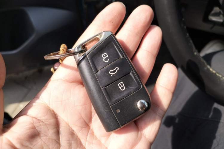 Used Volkswagen Golf Sportsvan 2016 230TSI Automatic Luxury Version Vehicle Key