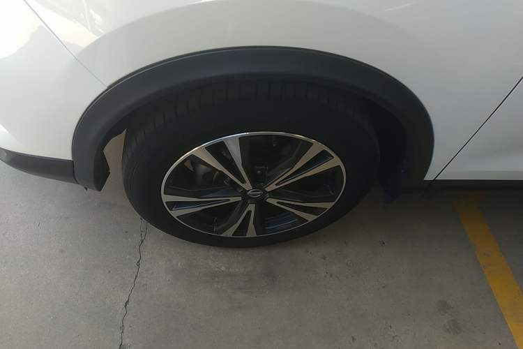 Used Nissan Qashqai 2022 2.0L CVT XV Premier Luxury Edition Left Front Wheel Hub