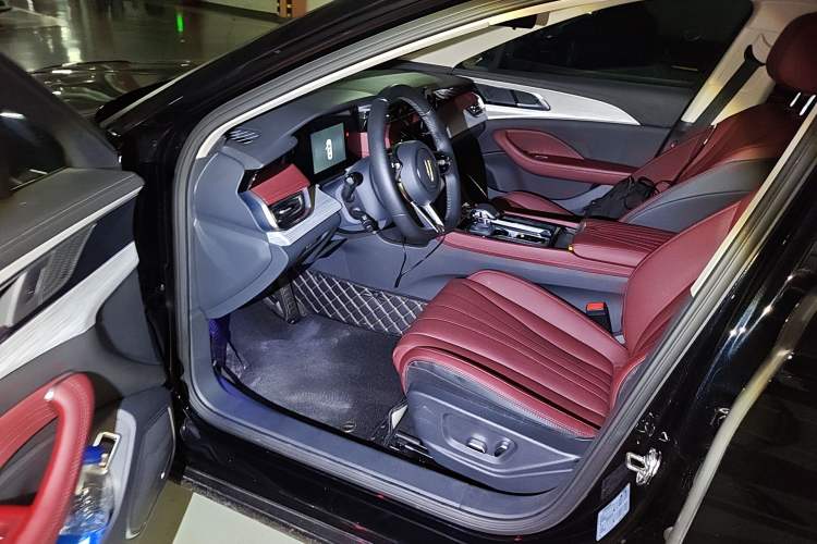 Used Hongqi H5 2025 1.5T DCT Qiyun 500 000th Unit Commemorative Edition Driver Seat