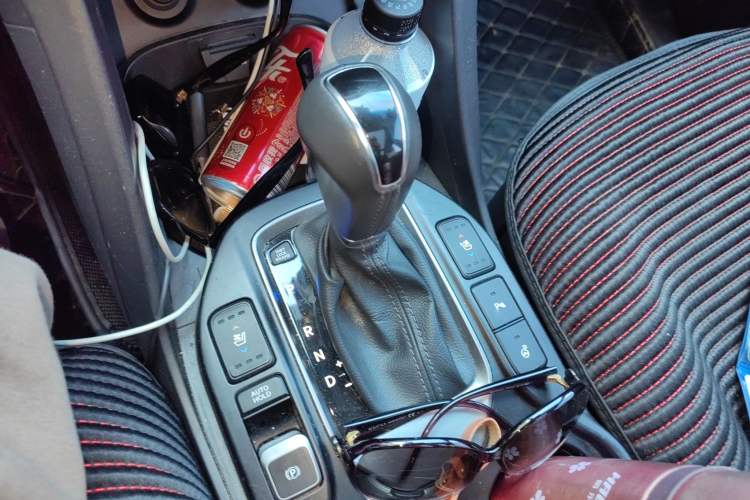 Used Hyundai Grand SantaFe 2013 3.0L 7-Seater 4x4 Flagship Edition Gear Lever