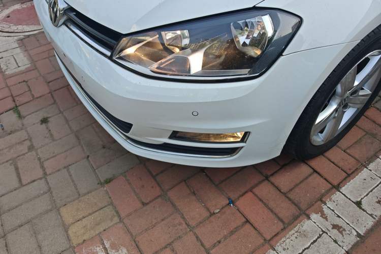 Used Volkswagen Golf 2017 1.6L Automatic Comfort Million-Vehicle Anniversary Edition
