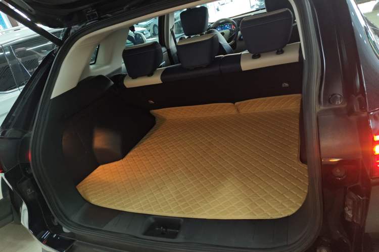 Used Dongfeng Aeolus Huge 2022 Mach Dual-Motor 1.5T MHD Dare-to-Dream Edition