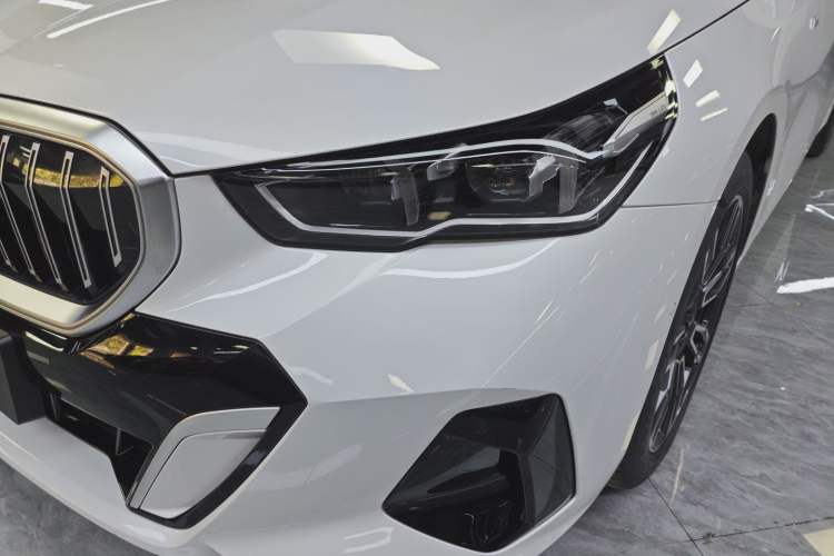 Used BMW 5 Series 2024 530Li Leading Model M Sport Package Left Front Headlight