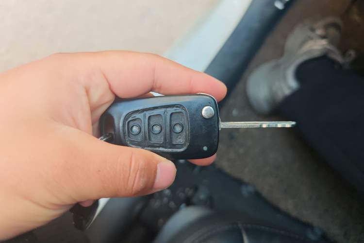 Used Kia K2 2015 Sedan 1.4L MT GLS Vehicle Key