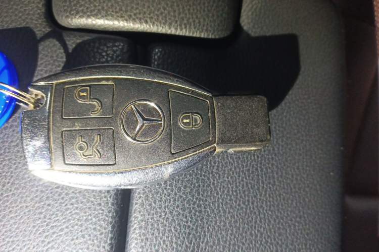 Used Mercedes-Benz E-Class 2011 E 300 L Fashion Prestige Model Vehicle Key