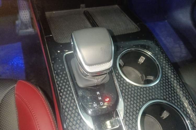 Used Hongqi HS3 2023 1.5T Two-Wheel Drive Shanwei Edition
