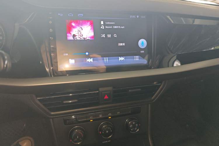 Used Volkswagen Lavida 2018 Hatchback 200TSI DSG Comfort Edition China V Standard Audio And AC Panel