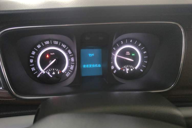 Used Buick GL8 2018 28T Luxury Model China VI Standard