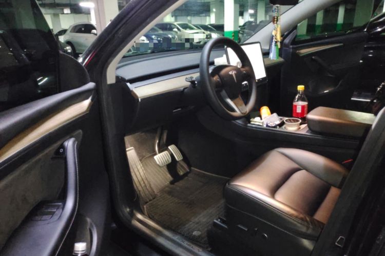 Used Tesla Model Y 2022 Rear-Wheel-Drive Version
