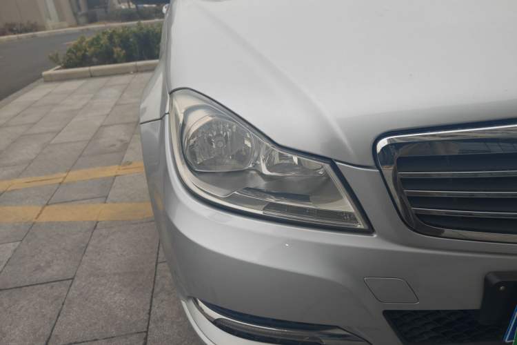 Used Mercedes-Benz C-Class 2011 C 180K Classic model