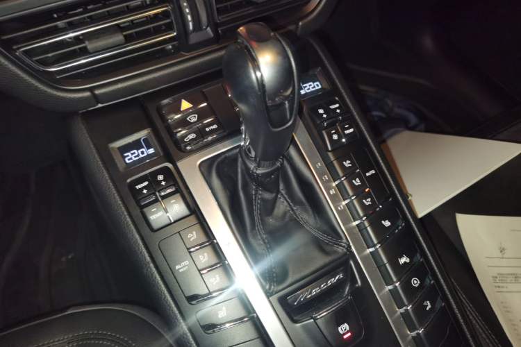 Used Porsche Macan 2018 Macan 2.0T