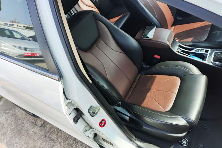 Used Geely Auto Emgrand 2017 Hatchback RS Million Edition 1.5L CVT Upward Version
