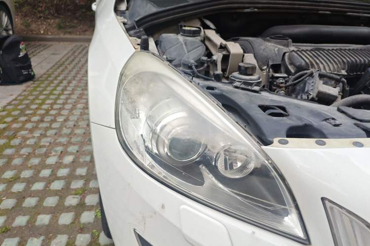 Used Volvo V60 2013 T5 Smart Edition Right Front Headlight