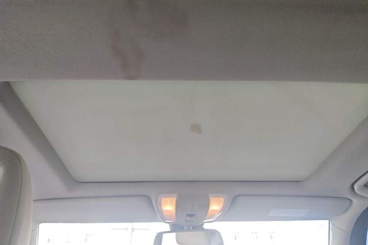 Used Mercedes-Benz GLK-Class 2013 GLK 300 4MATIC Dynamic Sunroof Model