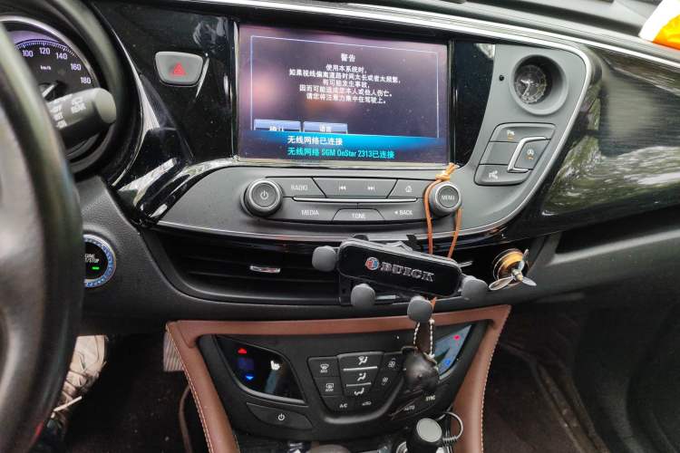 Used Buick Envision 2019 20T Two-Wheel Drive Luxury Version China VI Standard Audio And AC Panel