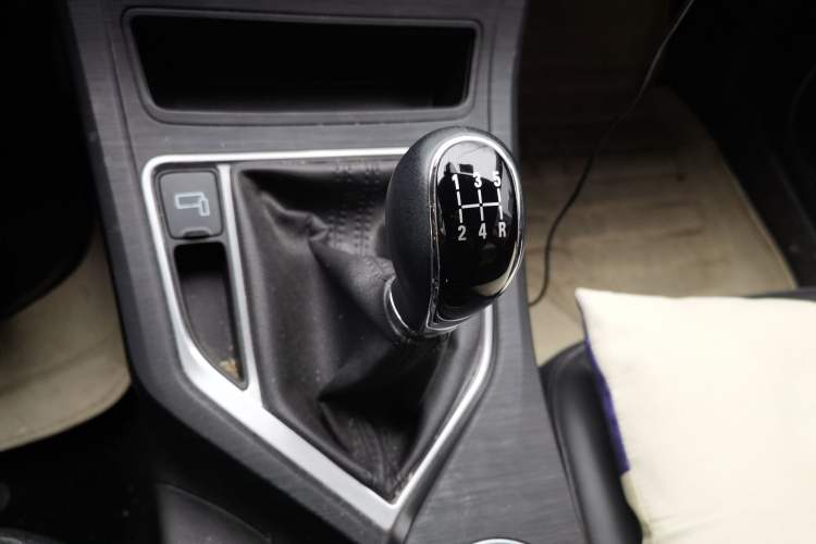 Used Geely Auto Vision 2020 Revised 1.5L Manual Asian Games Edition Gear Lever