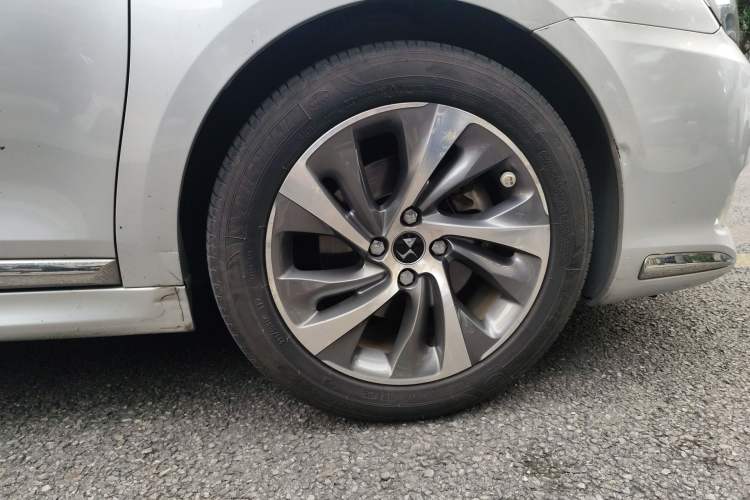 Used DS 5LS 2014 1.6T Luxury Edition THP160 Right Front Wheel Hub