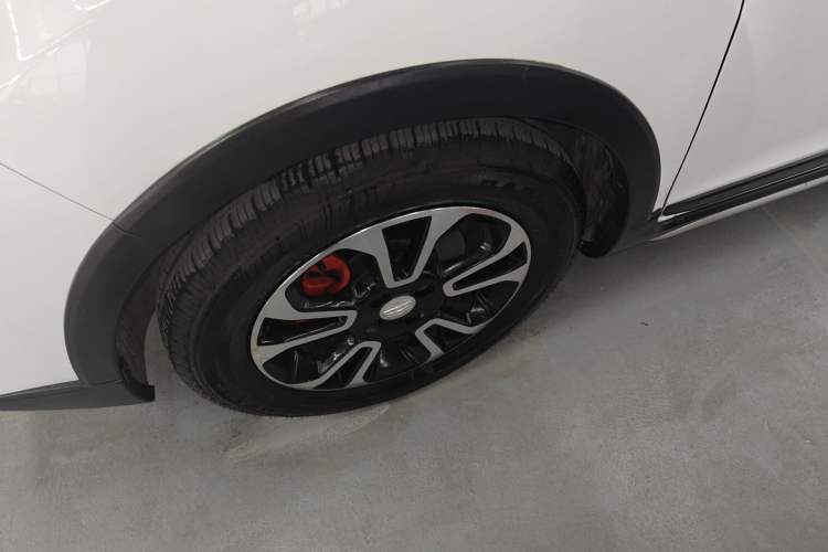 Used Geely Auto Vision X3 2017 1.5L Automatic Luxury Model Left Front Wheel Hub