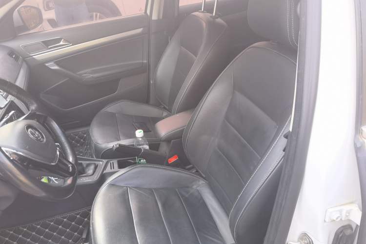 Used Volkswagen Gran Lavida 2015 1.6L Automatic Comfort Edition
