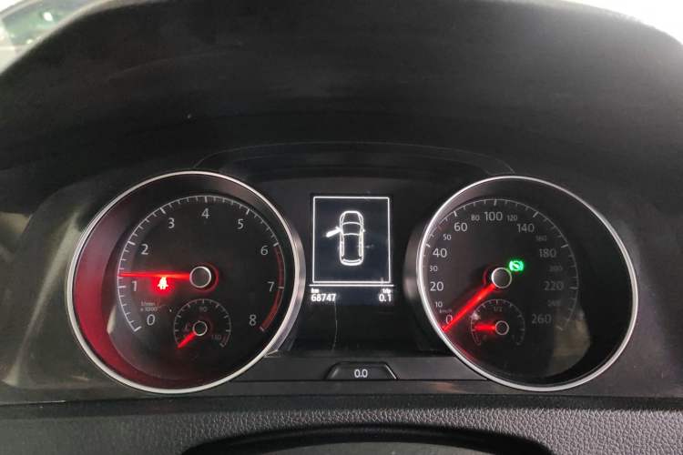 Used Volkswagen Golf 2018 1.6L Automatic Comfort Model Instrument Cluster