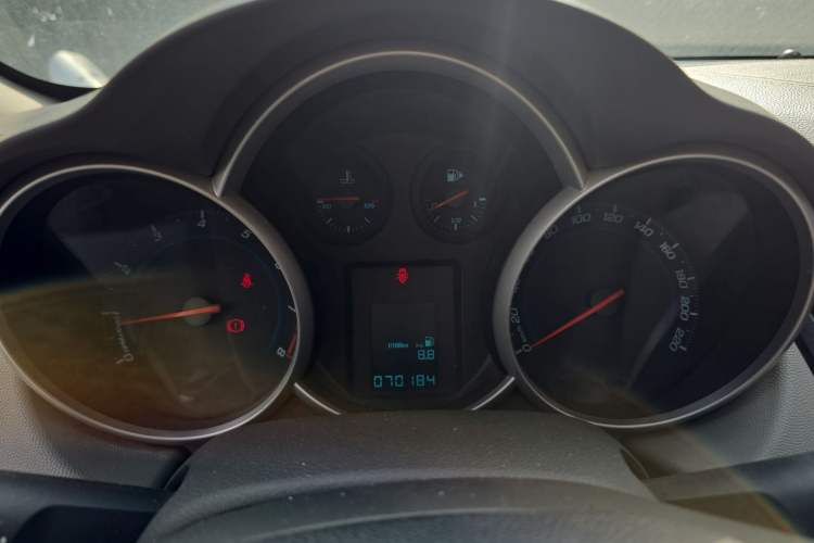 Used Chevrolet Cruze 2013 1.6L SL MT Instrument Cluster