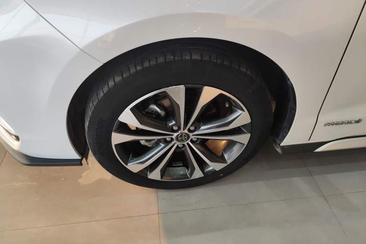 Used Toyota Granvia 2023 2.5L Hybrid Prestige PLUS Edition