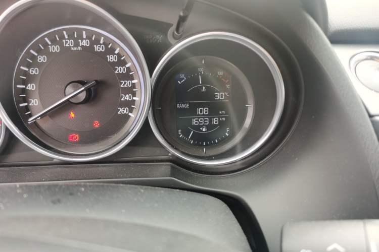 Used Mazda Atenza 2017 2.0L Blue Sky Luxury Edition
