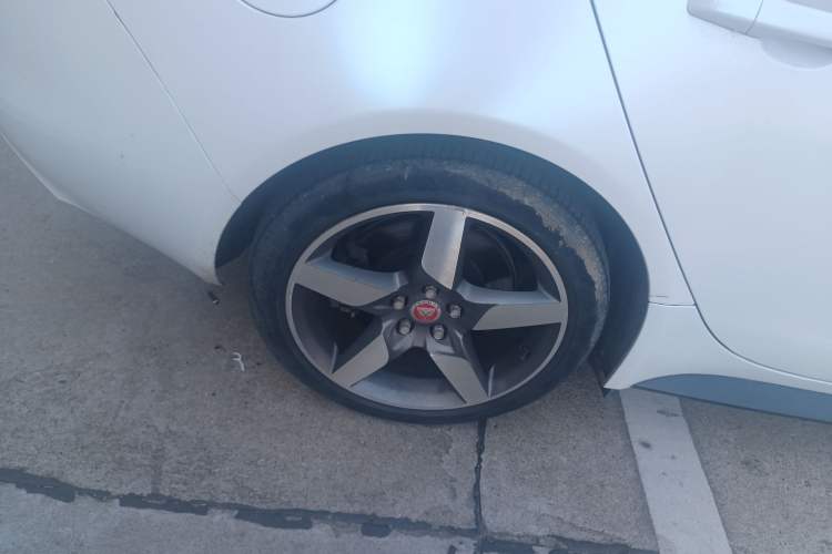 Used Jaguar XE 2017 2.0T 200 PS R-Sport