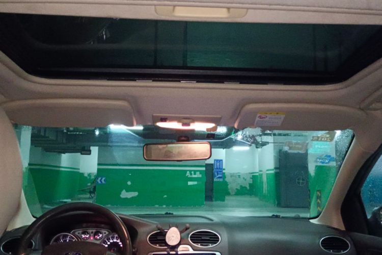 Used Ford Focus 2013 Sedan Classic 1.8L Manual Fashion Edition
