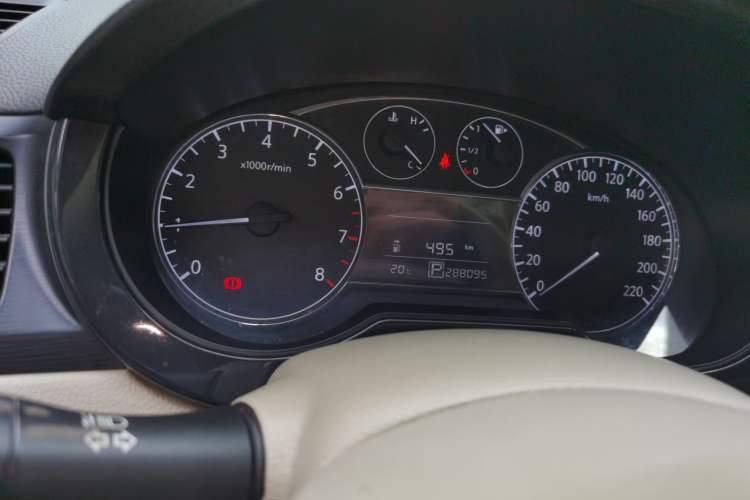 Used Nissan Tiida 2011 1.6L CVT Smart Version Odometer Close Up