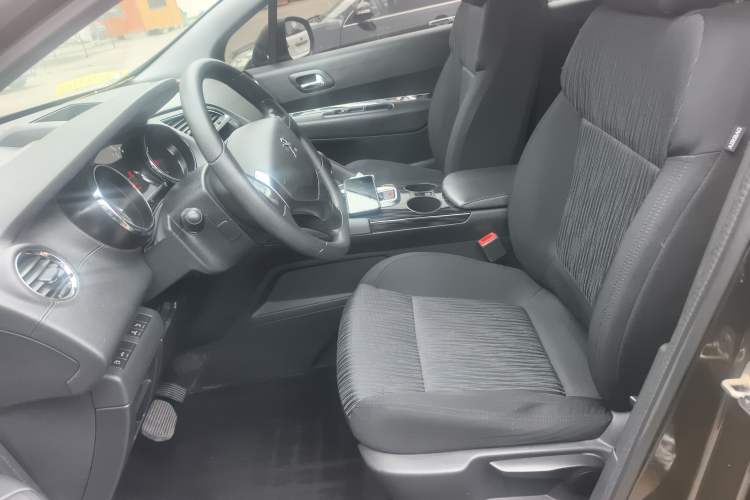 Used Peugeot 3008 2015 2.0L Automatic Classic Edition
