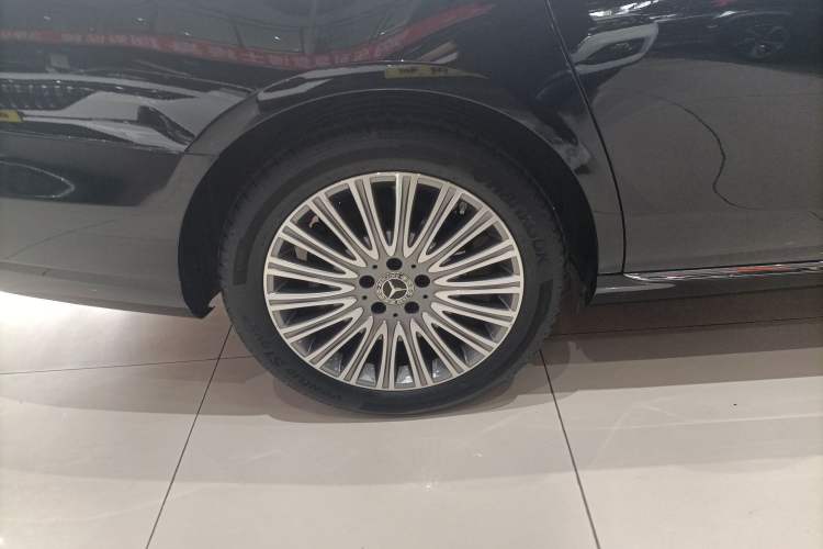 Used Mercedes-Benz E-Class 2022 Second Facelift E 300 L Luxury Edition
