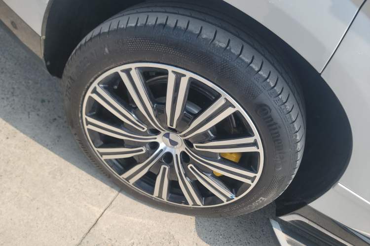 Used Denza N9 2025 Flagship Model
