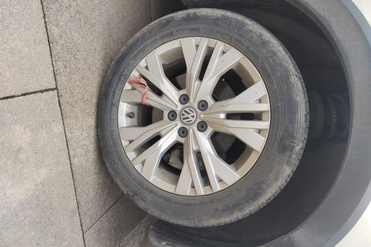 Used Volkswagen C-TREK 2018 1.5L Manual Comfort Model Right Front Wheel Hub