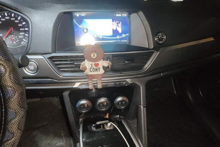 Used Haval H6 2018 Red-Label Sport Edition 1.5T Automatic Two-Wheel Drive Elite Model Audio And AC Panel