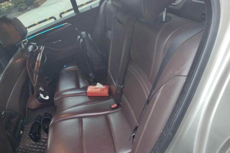 Used BMW 5 Series 2017 525Li Luxury Design Package Left Rear Seat