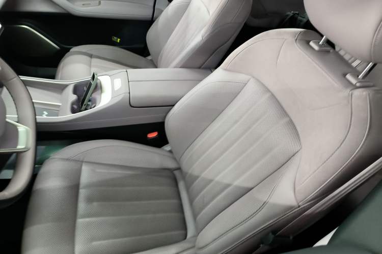 Used ONVO L60 2024 60 kWh Rear-Drive Version