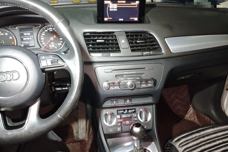 Used Audi Q3 2013 35 TFSI Comfort Model Audio And AC Panel