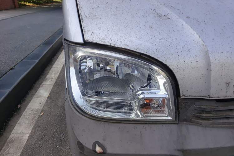 Used Wuling Zhiguang 2015 1.2L Standard Model LSI Right Front Headlight