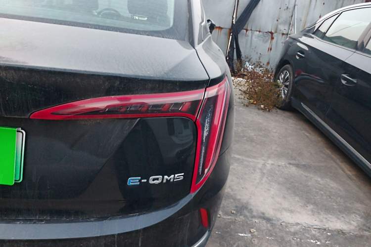 Used Hongqi E-QM5 2022 431 km Charge & Enjoy Edition