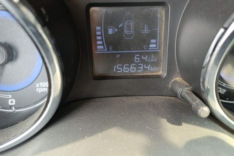 Used Chery E3 2015 1.5L Manual Fashion Model Odometer Close Up