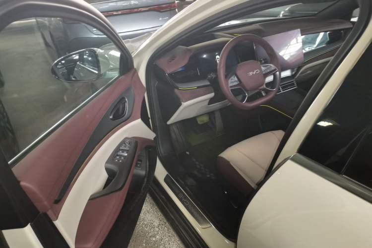 Used BYD Seal 07 DM-i 2025 Intelligent Driving Version DM-i 1.5L 125 km Prestige Edition Interior 3