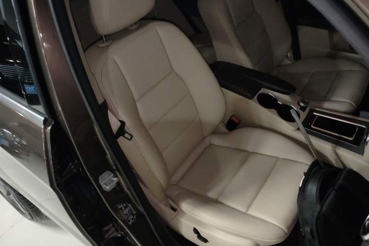 Used Mercedes-Benz GLK-Class 2013 GLK 300 4MATIC Dynamic Sunroof Model