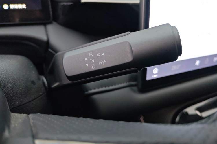 Used AION V 2024 Aion Tyrannosaurus 650 Smart Luxury Edition